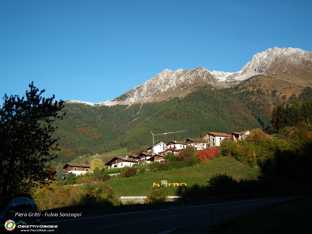 01 Borno e il Pizzo Camino.JPG